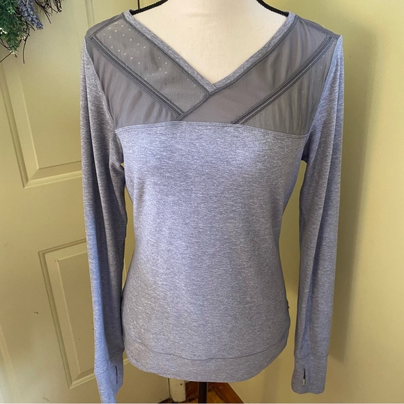 lululemon Just Breathe Long Sleeve size 4-6 - Picture 2 of 12